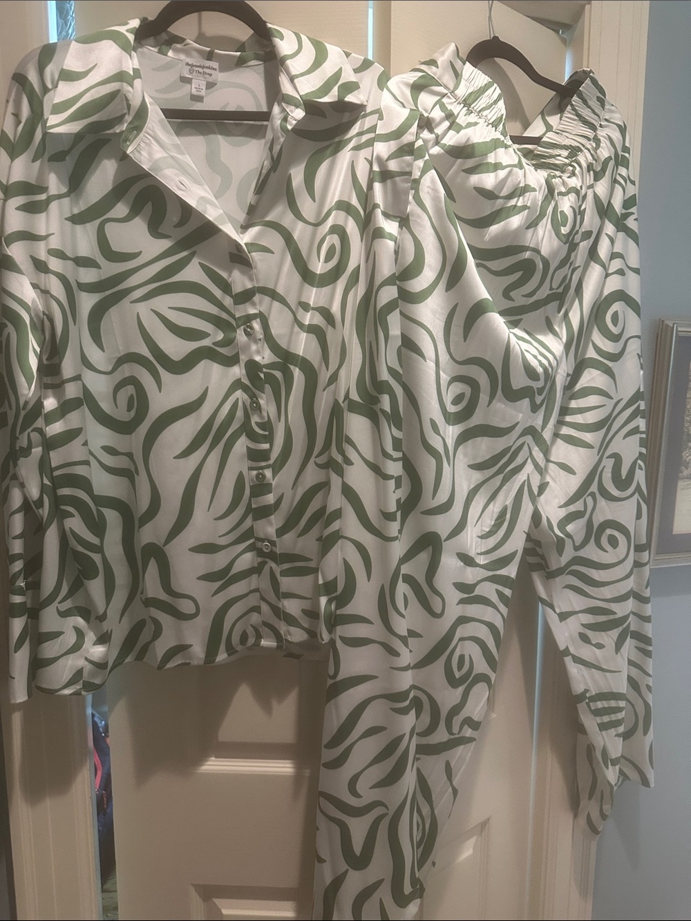 The Drop 2 piece set. Silky smooth green and white. Wide cuffs and wide leg.